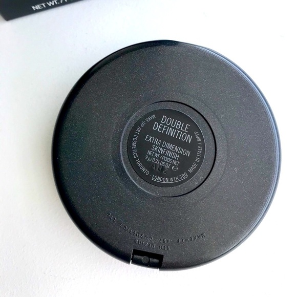 MAC Extra Dimension Mineralize Skinfinish - Picture 2 of 2